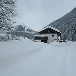Konukevi Adlerhorst 3*