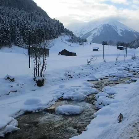 Konukevi Adlerhorst Sellrain