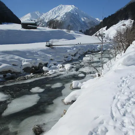 Adlerhorst Konukevi 3*